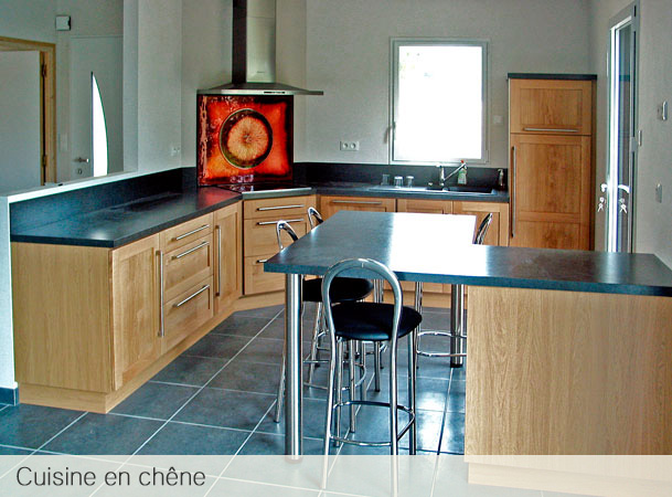 Cuisine en chêne Atelier du Garo à Plouguin